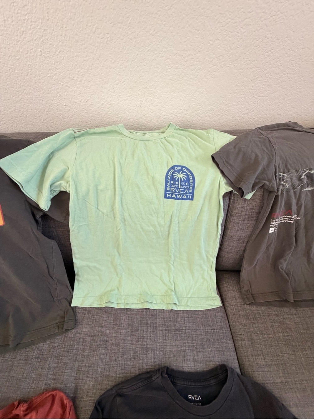 Boys RVCA shirts bundle - Picture 3 of 12